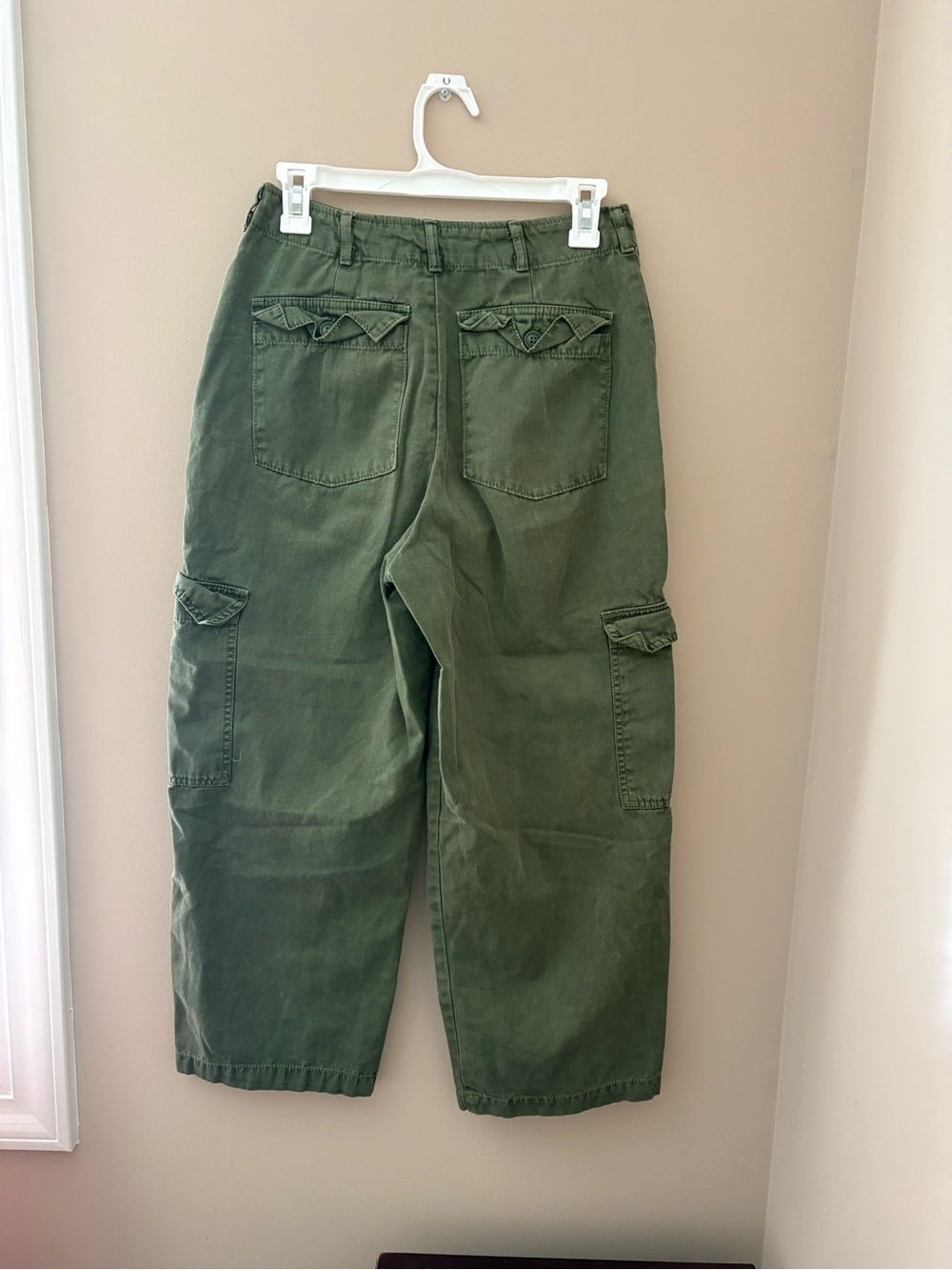 Universal Thread Women's High-Rise Barrel Leg Pants Size 4 - Picture 3 of 4